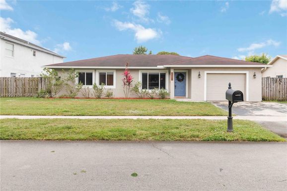 9908 NW 46th Ct, Sunrise FL 33351