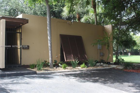 6713 Kingsmoor Way # 6713, Miami Lakes FL 33014