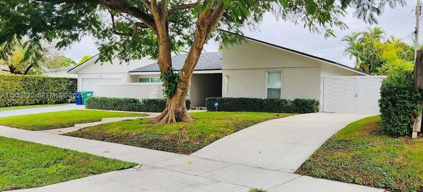 16323 SW 108th Ct, Miami FL 33157