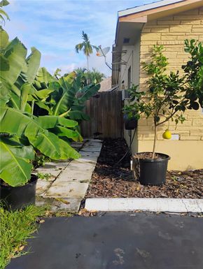 0 Thomas St # 1, Hollywood FL 33021