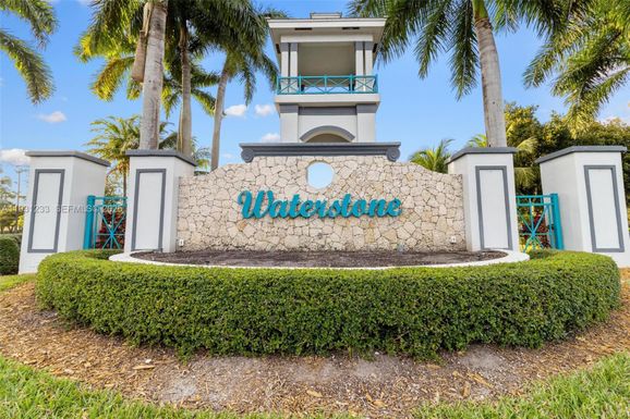 2242 NE 41st Ave, Homestead FL 33033