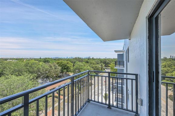 840 NE 130th Street # 601, North Miami FL 33161