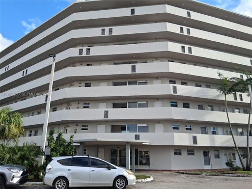 1750 NE 191st St # 1, Miami FL 33179