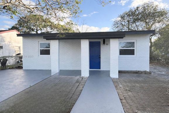 2838 NW 4th St, Pompano Beach FL 33069