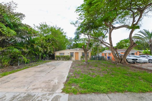 2063 NE 173rd St, North Miami Beach FL 33162
