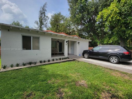 3689 SW 1st Ave, Miami FL 33145