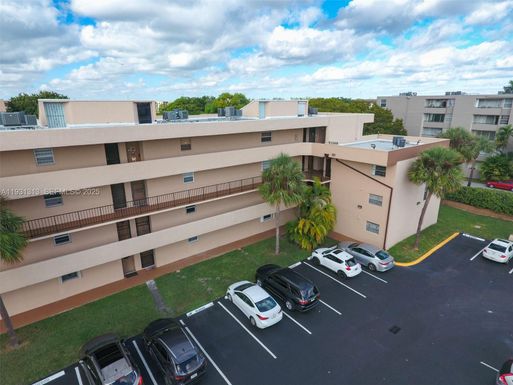 706 NW 87th Ave # 212, Miami FL 33172
