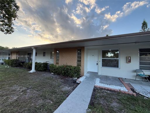 3033 NW 43rd Ave # 106, Lauderdale Lakes FL 33313