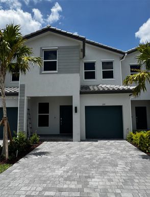 136 SW 184 WAY # 136, Pembroke Pines FL 33029