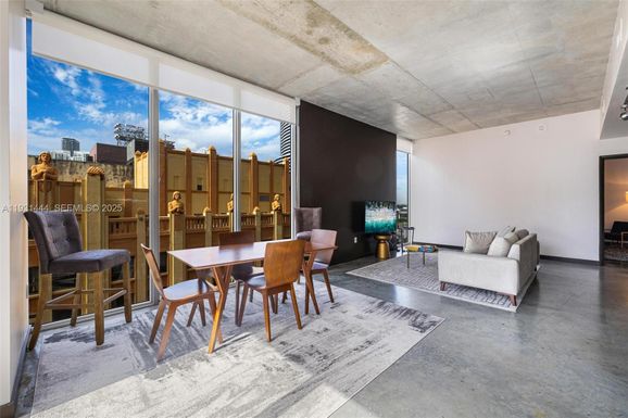 151 SE 1st St # 401, Miami FL 33131