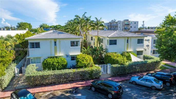 1007 Bay Dr # 205, Miami Beach FL 33141