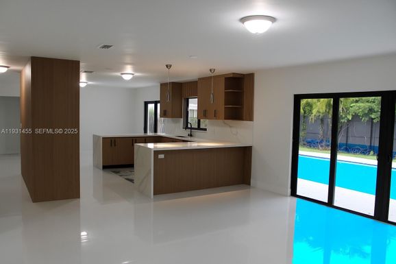 7630 SW 94th Ave, Miami FL 33173