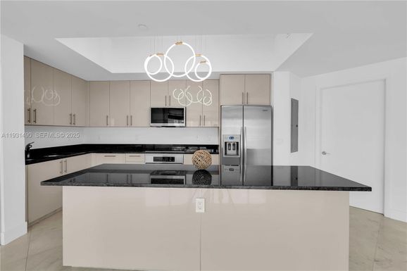 3131 NE 188th St # 1005, Aventura FL 33180