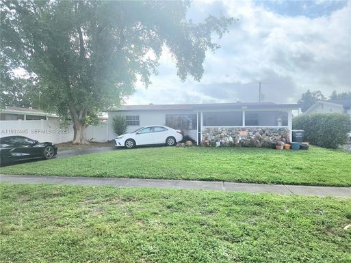 7610 Atlanta St, Hollywood FL 33024