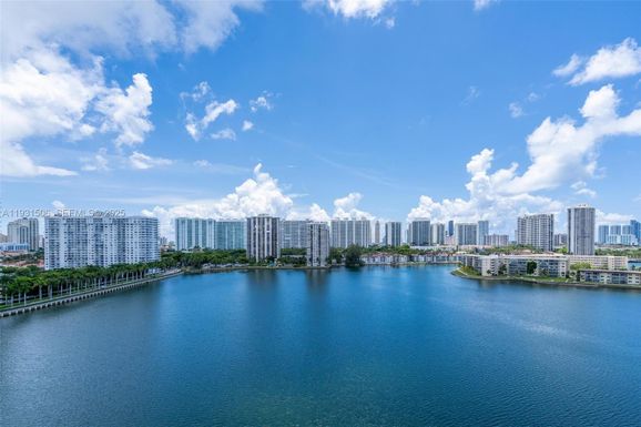 18081 Biscayne Blvd # 1205, Aventura FL 33160