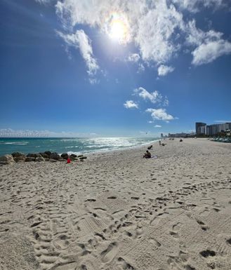 2899 Collins Ave # 410, Miami Beach FL 33140