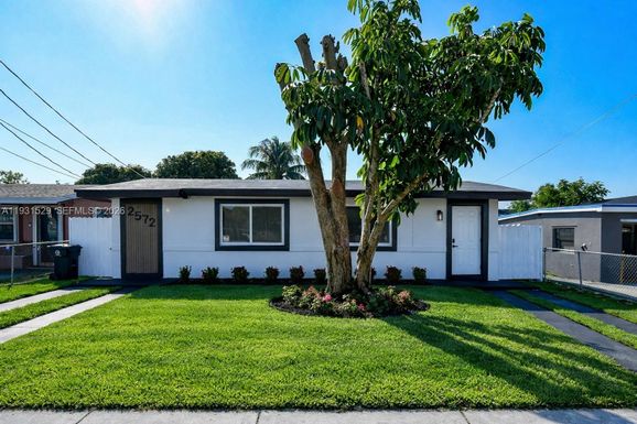 2572 NW 20th St, Fort Lauderdale FL 33311
