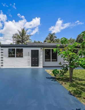 851 NW 146th St, Miami FL 33168