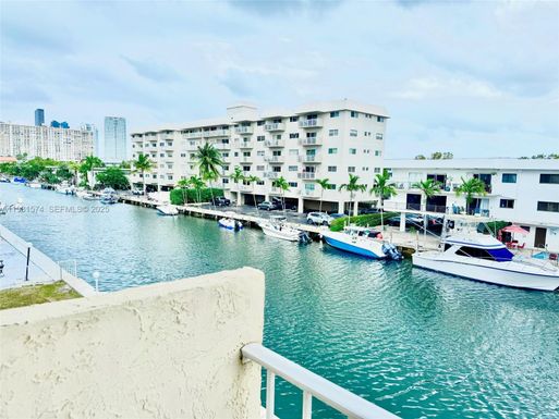 3522 NE 171st St # 303, North Miami Beach FL 33160