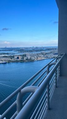 335 S BISCAYNE BL # 00, Miami FL 33131