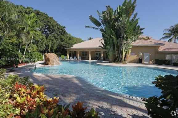 5530 NW 61st St # 324, Coconut Creek FL 33073