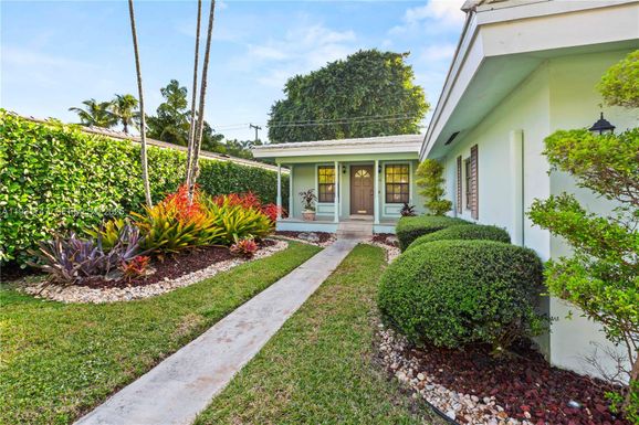 736 Alhambra Cir, Coral Gables FL 33134