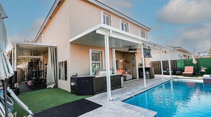 3455 NE 1st St, Homestead FL 33033