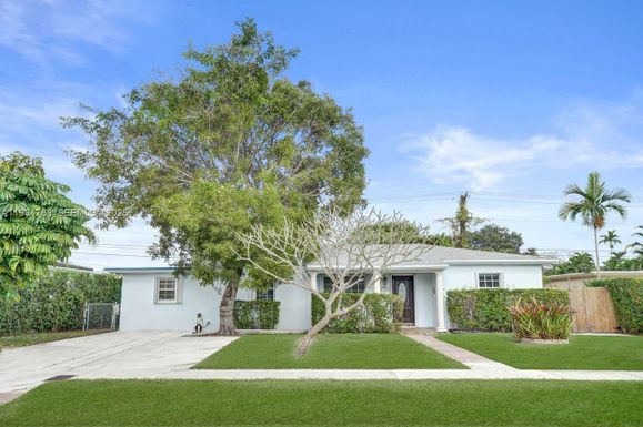 6871 SW 50th Ter, Miami FL 33155