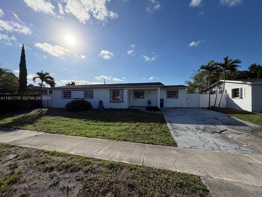 7950 NW 174th Ter, Hialeah FL 33015
