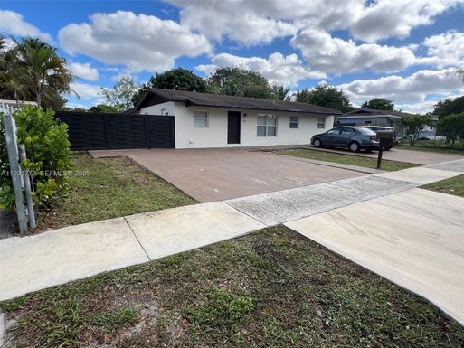 20431 NW 46th Ave, Miami Gardens FL 33055