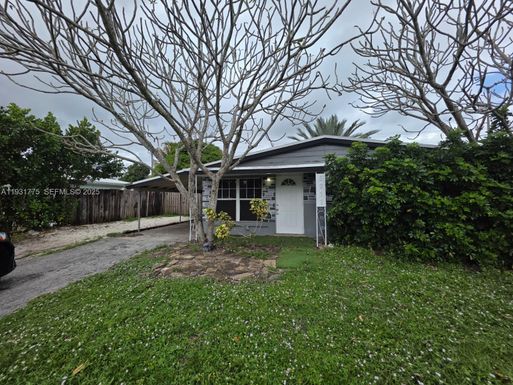 5911 N Farragut Dr, Hollywood FL 33021