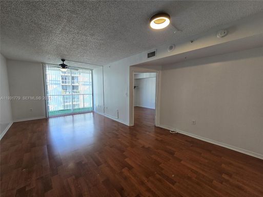 5085 NW 7th St # 1506, Miami FL 33126