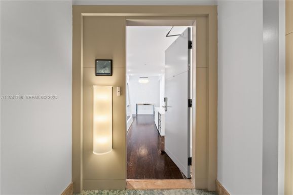 6799 Collins Ave # 1005, Miami Beach FL 33141