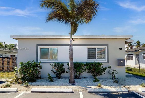 74 W 15th St # 4, Hialeah FL 33010