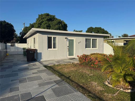 731 E 19th St, Hialeah FL 33013