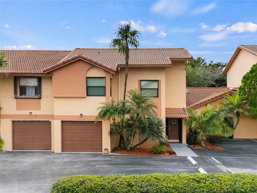 11282 SW 9th Ct, Pembroke Pines FL 33025