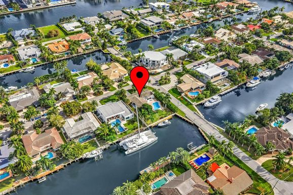 536 Hibiscus Dr, Hallandale Beach FL 33009