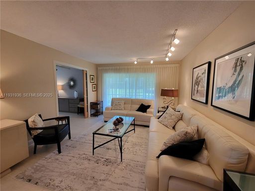 3774 Inverrary Blvd # 103P, Lauderhill FL 33319