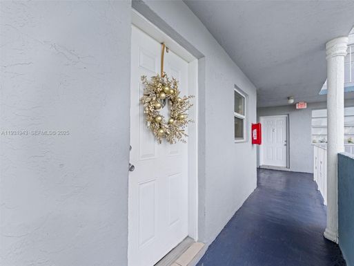 1655 W 44th Pl # 448, Hialeah FL 33012