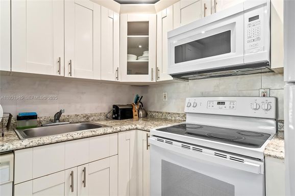 210 172nd St # 533, Sunny Isles Beach FL 33160