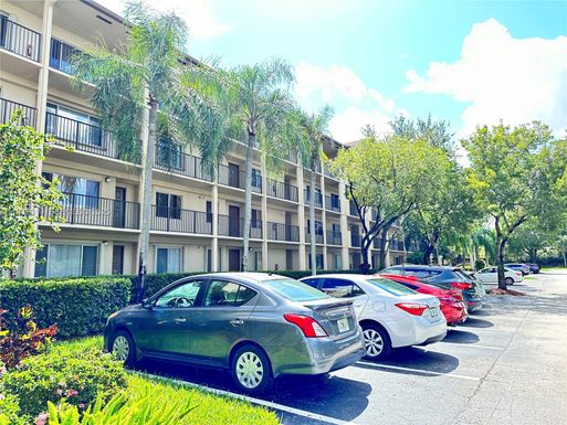 1301 SW 142nd Ave # 111H, Pembroke Pines FL 33027