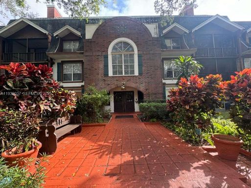 3670 Inverrary Dr # 3S, Lauderhill FL 33319