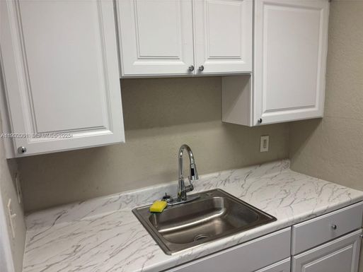 2750 Pierce St # 3, Hollywood FL 33020