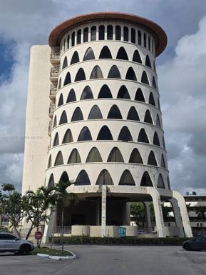 1710 NE 191st St # 3, Miami FL 33179