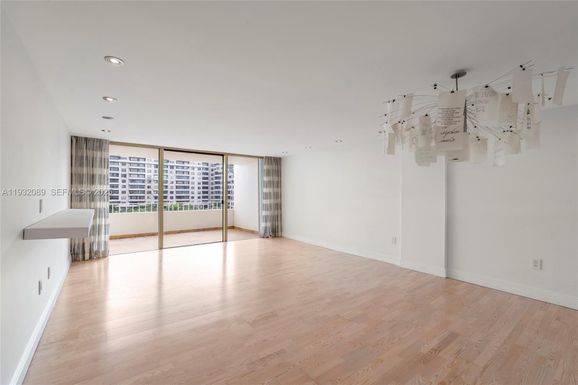 199 Ocean Lane Dr # 611, Key Biscayne FL 33149