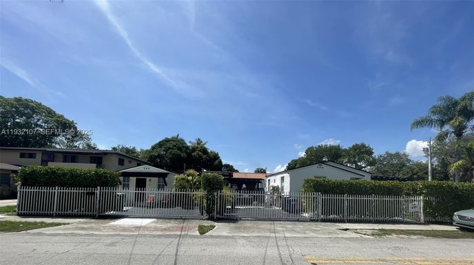 210 NE 110th St, Miami FL 33161