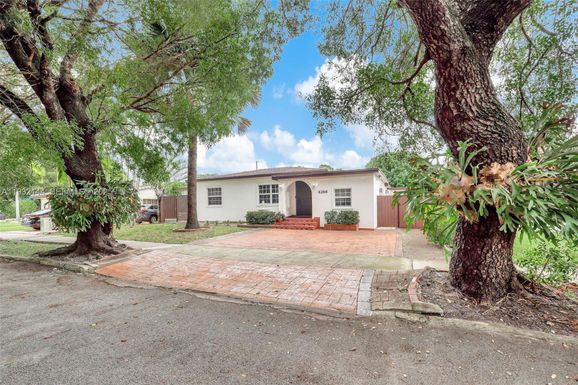 6266 SW 42nd St, South Miami FL 33155