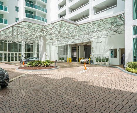 31 SE 5th St # 1911, Miami FL 33131