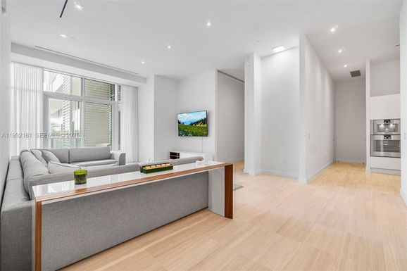 4701 N Meridian Ave # 210, Miami Beach FL 33140
