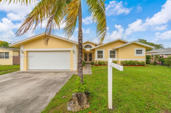 4501 SW 26th St, West Park FL 33023